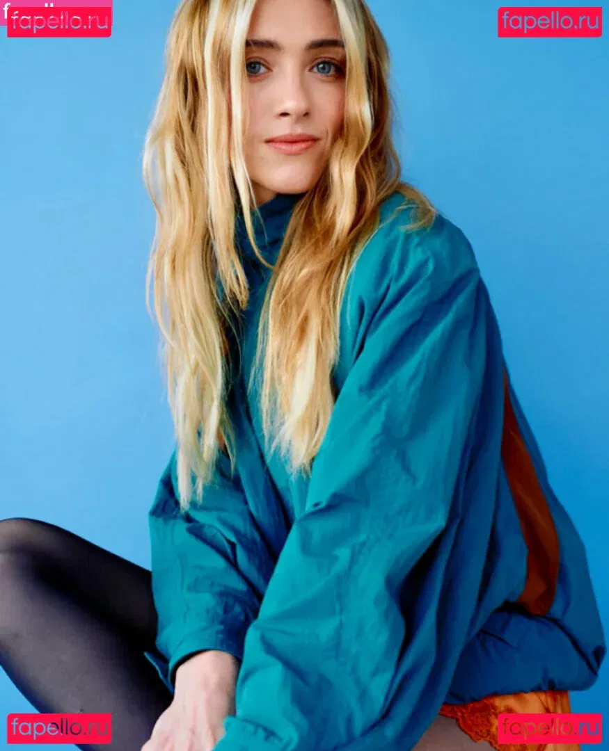 Natalia Dyer Onlyfans Photo Gallery 