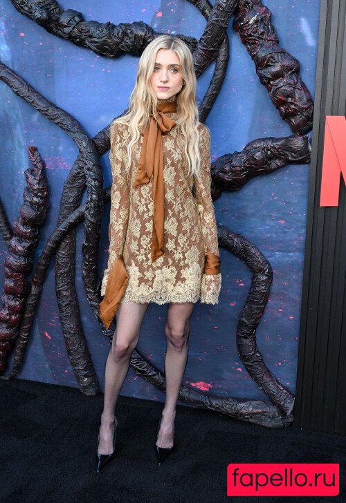 Natalia Dyer Nude Onlyfans Photo 45