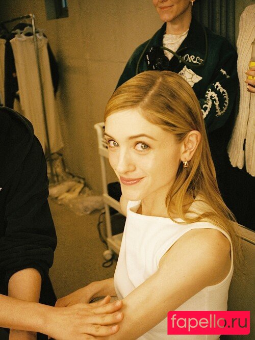 Natalia Dyer Nude Onlyfans Photo 41