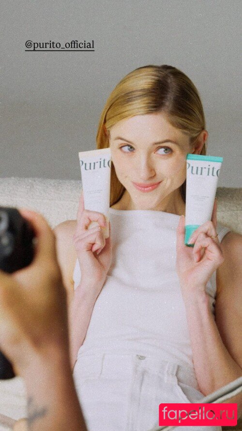 Natalia Dyer Nude Onlyfans Photo 34