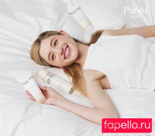 Natalia Dyer Nude Onlyfans Photo 24