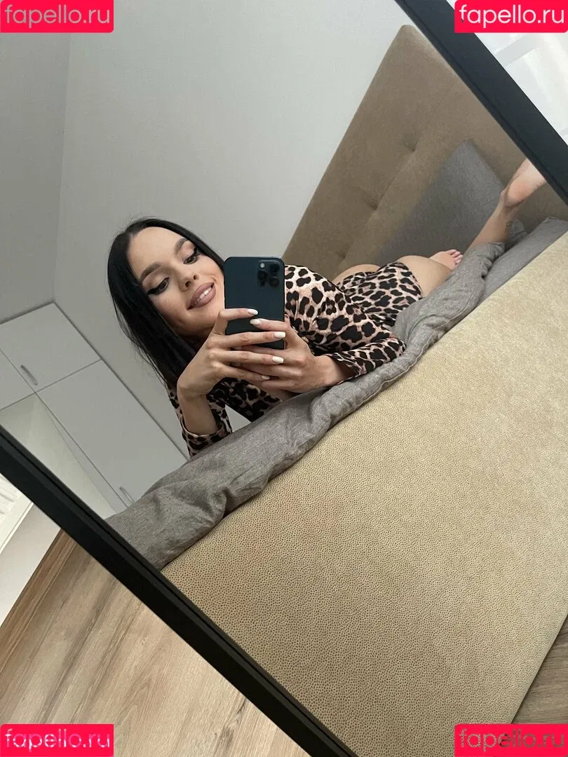 trishbabe Onlyfans Photo Gallery 