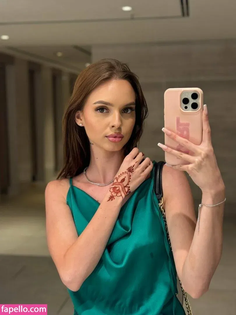 trishbabe Onlyfans Photo Gallery 