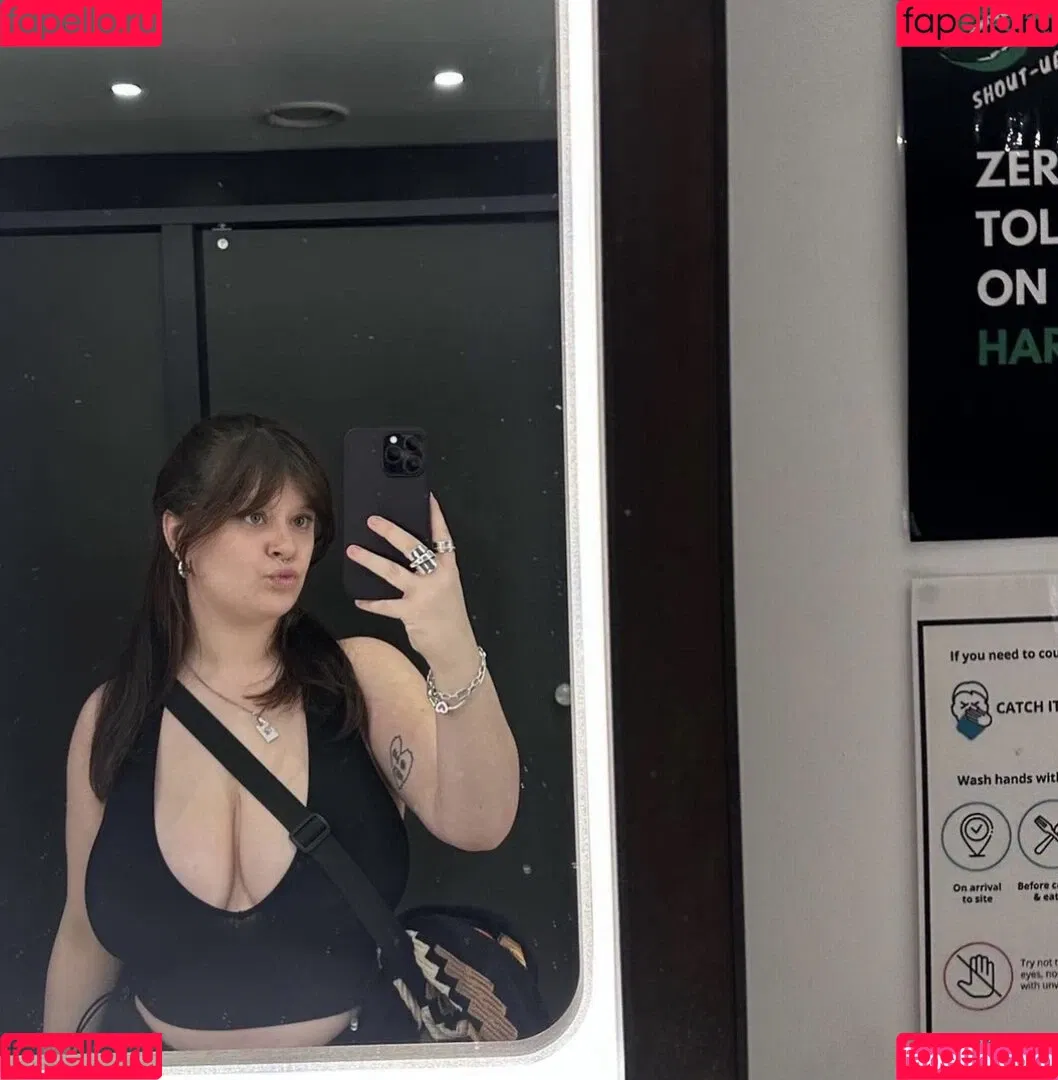 Charlotte A Onlyfans Photo Gallery 