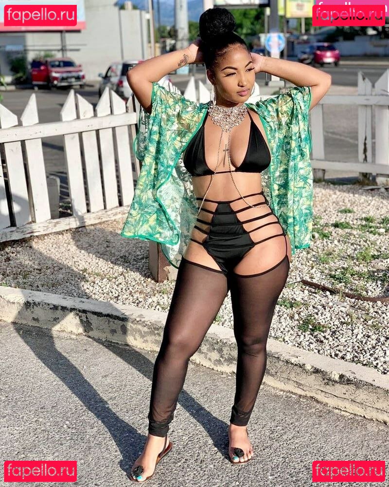 SHENYENG / Shenseea Onlyfans Photo Gallery 