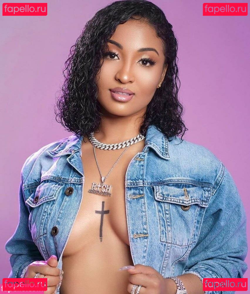 SHENYENG / Shenseea Onlyfans Photo Gallery 