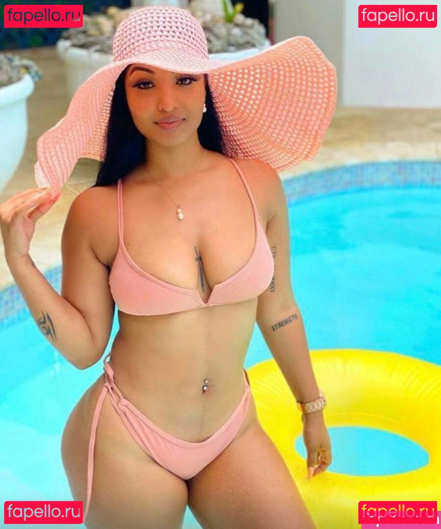 SHENYENG / Shenseea Onlyfans Photo Gallery 