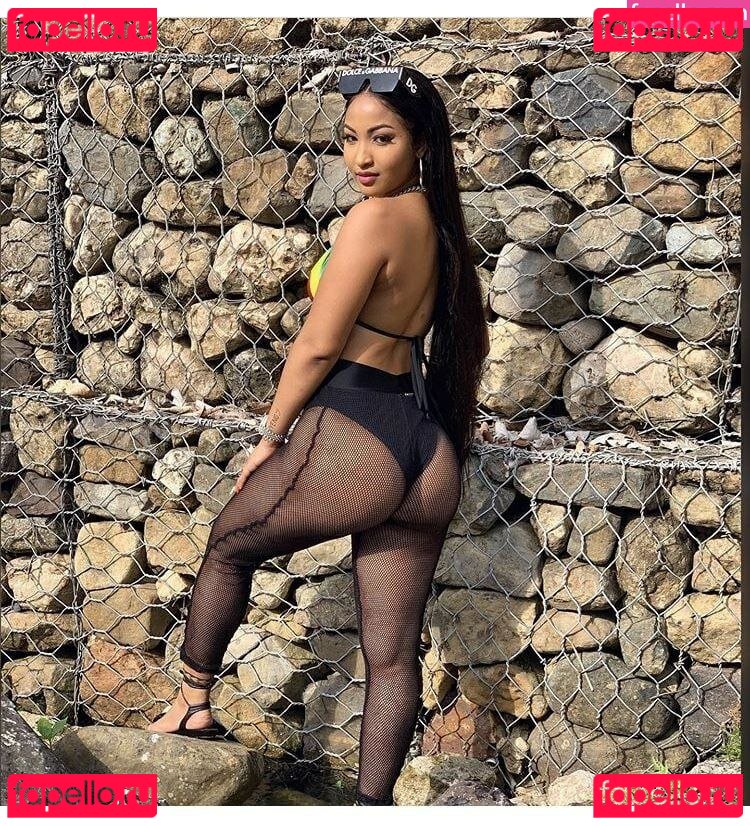 SHENYENG / Shenseea Onlyfans Photo Gallery 