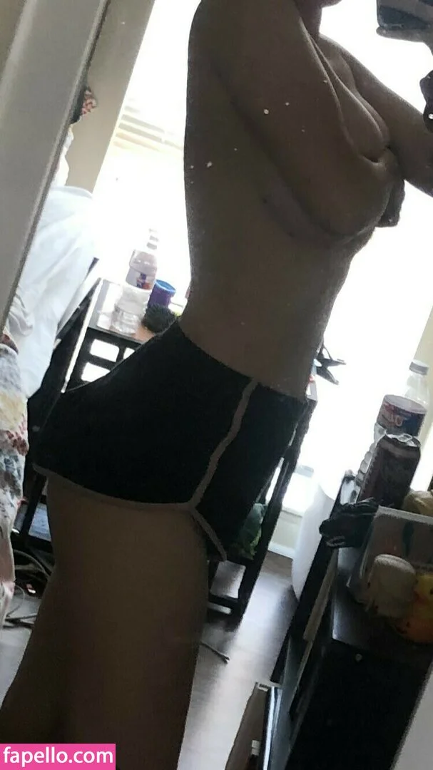 mochianaa Onlyfans Photo Gallery 