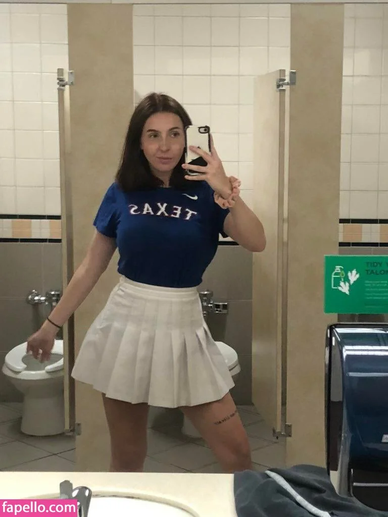 mochianaa Onlyfans Photo Gallery 