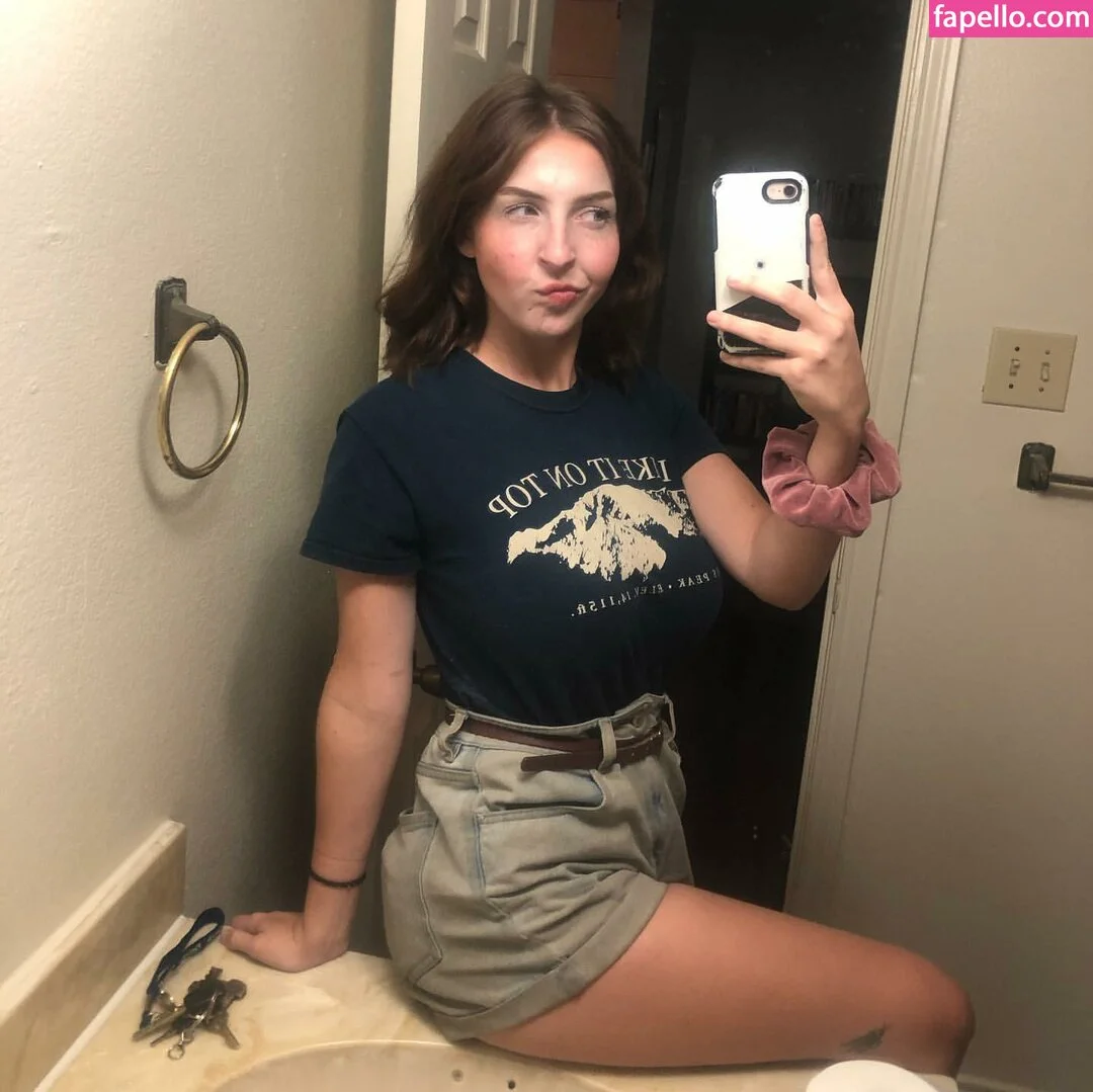 mochianaa Onlyfans Photo Gallery 