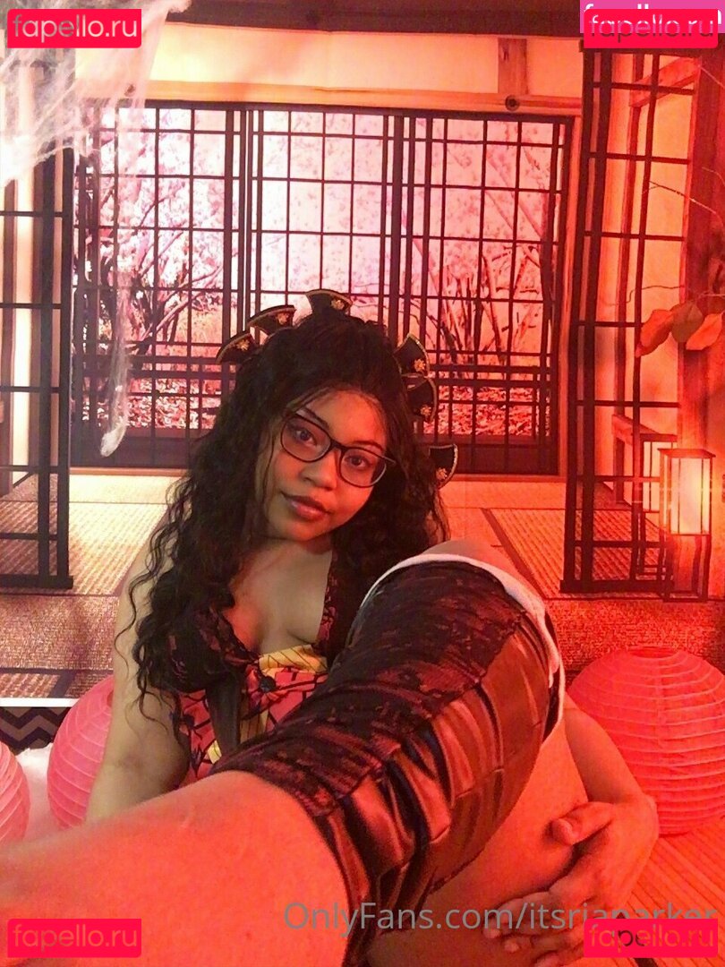 Ria Parker / itsriaparker Onlyfans Photo Gallery 