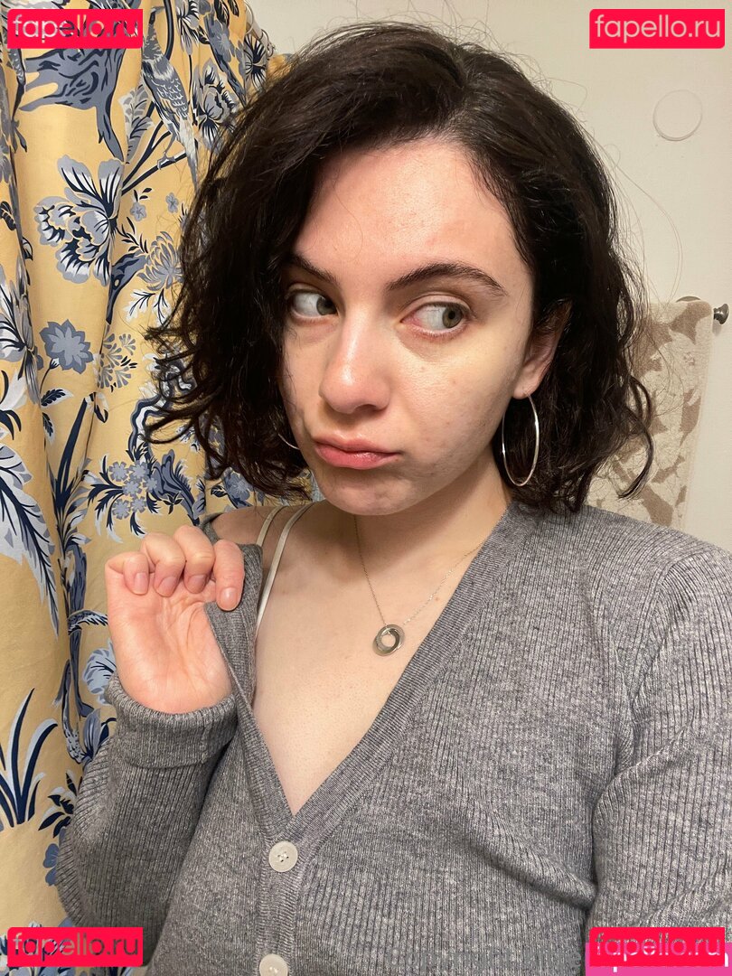 Amber / kittenmeowned