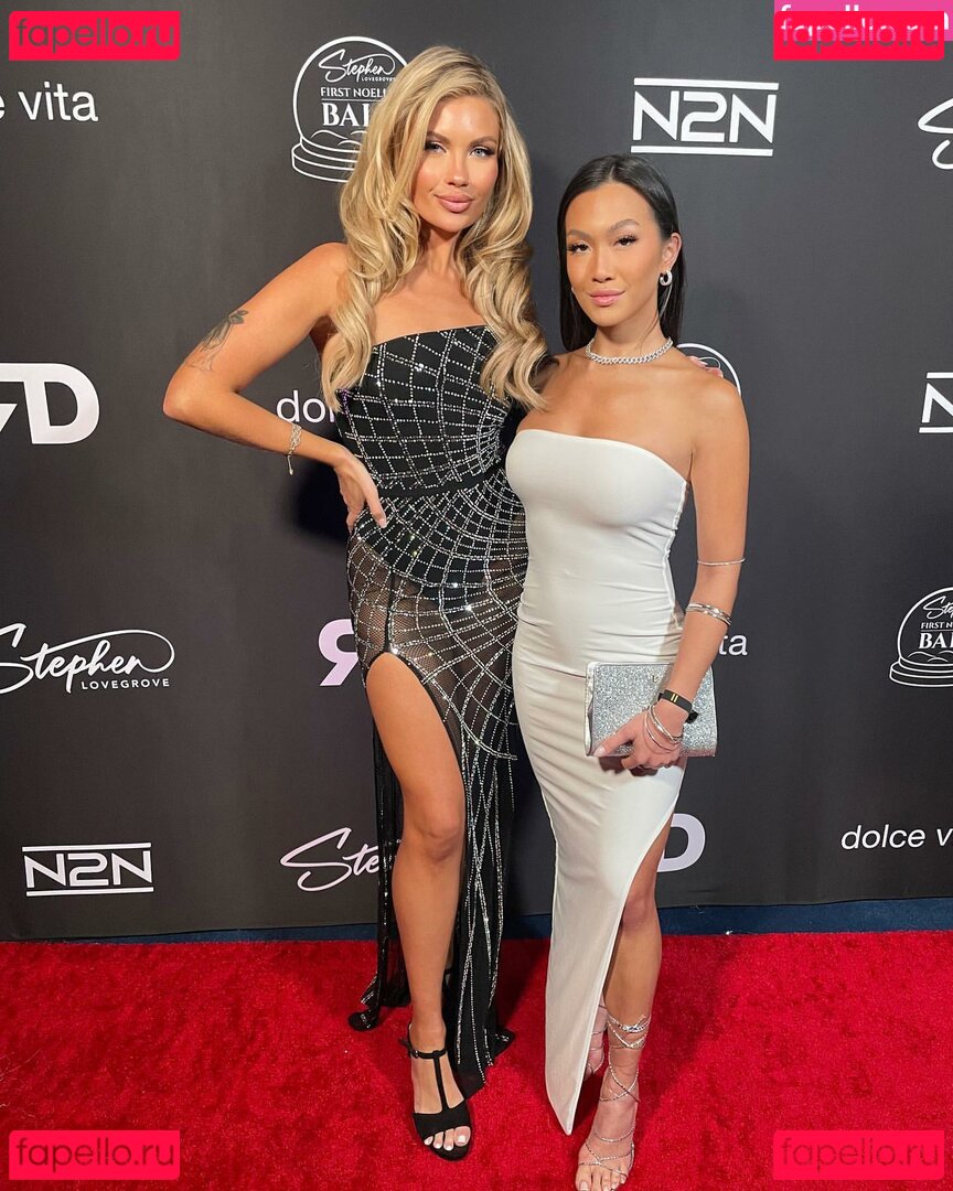 Phoebe Davis / flexingphoebs / phoebedavis Onlyfans Photo Gallery 