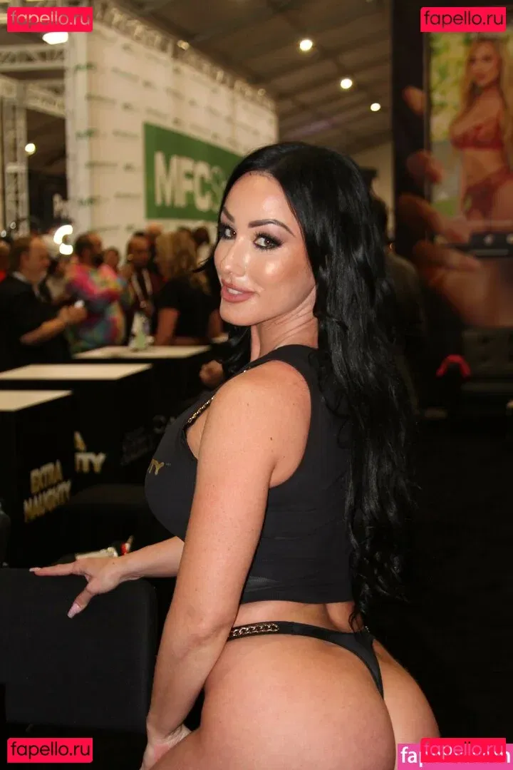 Jennifer White Onlyfans Photo Gallery 