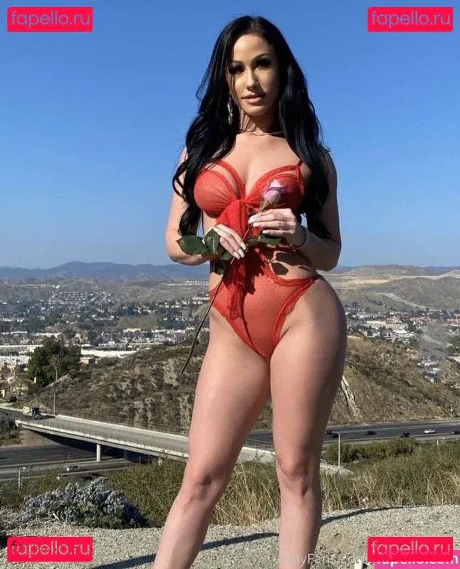 Jennifer White Onlyfans Photo Gallery 