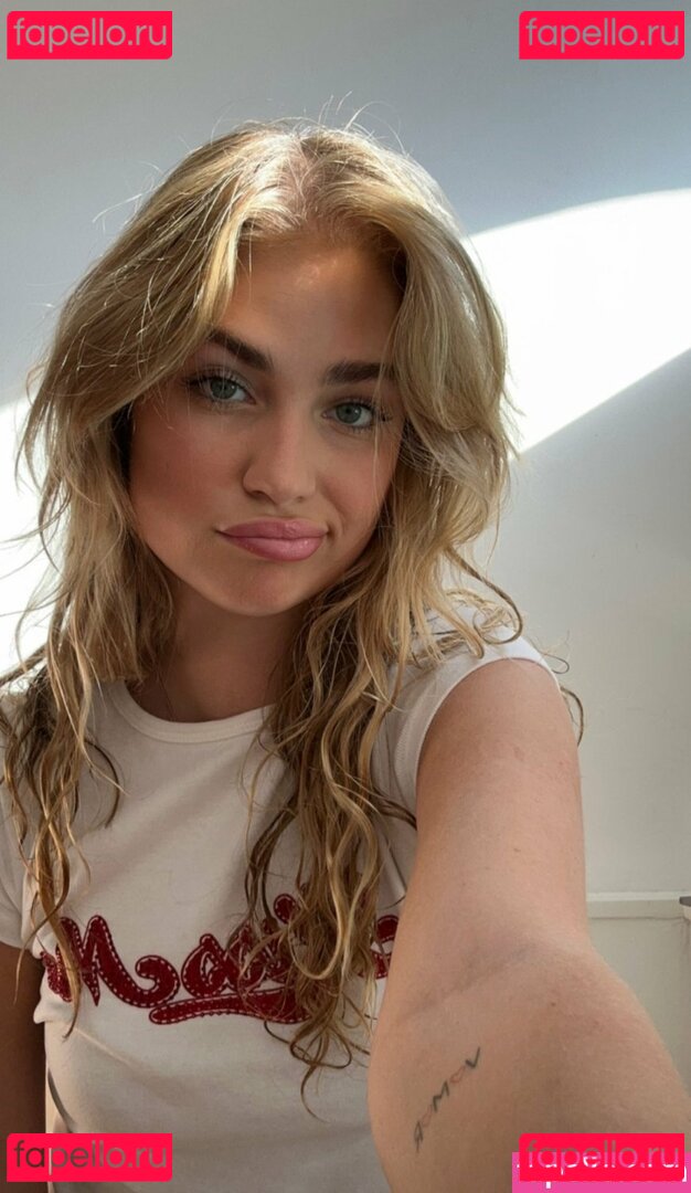 Roxy Dekker / RoxyDekker / roxy.dekkerr Onlyfans Photo Gallery 