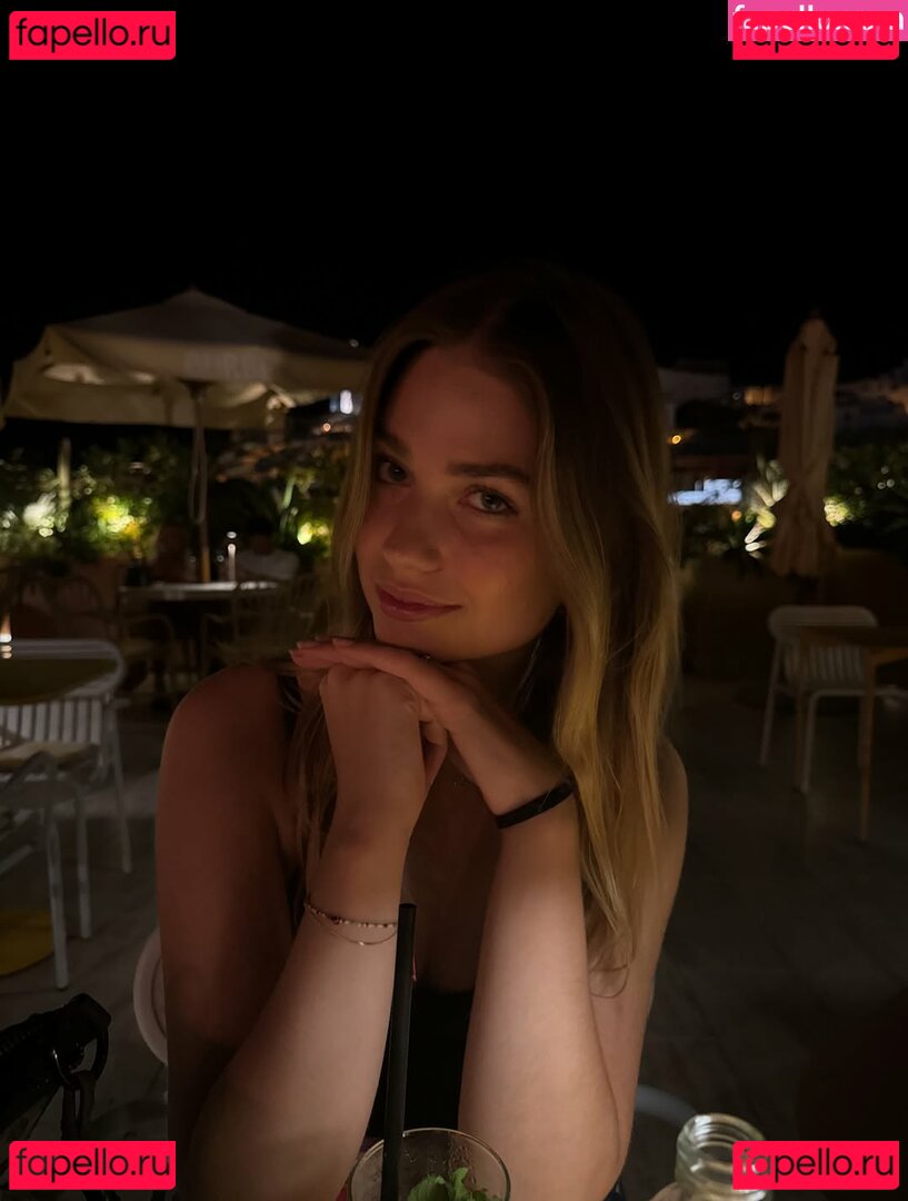 Roxy Dekker / RoxyDekker / roxy.dekkerr Onlyfans Photo Gallery 