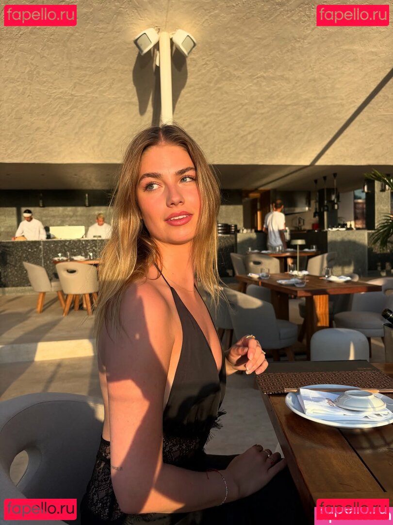 Roxy Dekker / RoxyDekker / roxy.dekkerr Onlyfans Photo Gallery 