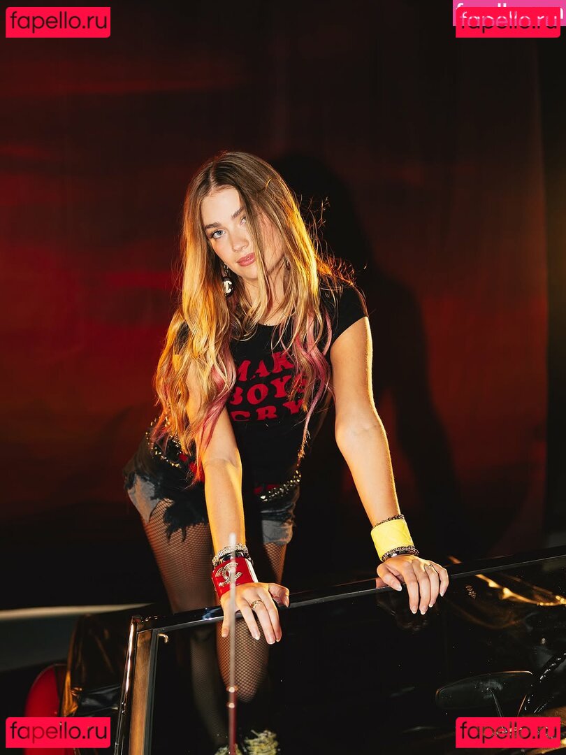 Roxy Dekker / RoxyDekker / roxy.dekkerr Onlyfans Photo Gallery 