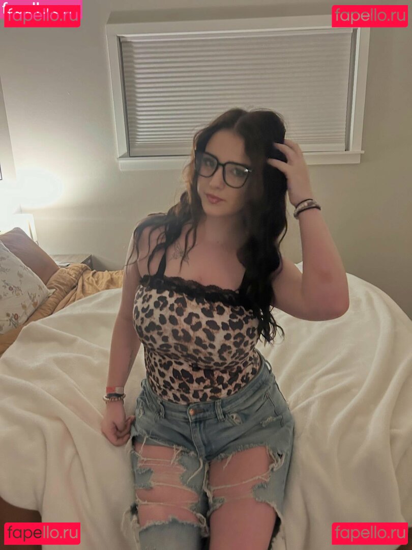 Bellastarxo / bellastar811 / bellastaroffial / whois.star1402 Onlyfans Photo Gallery 