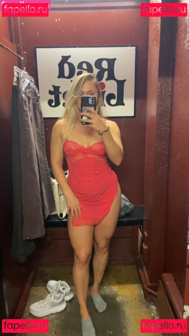 hotpissers / hotpissers2 / rumplebuilt.skin Onlyfans Photo Gallery 