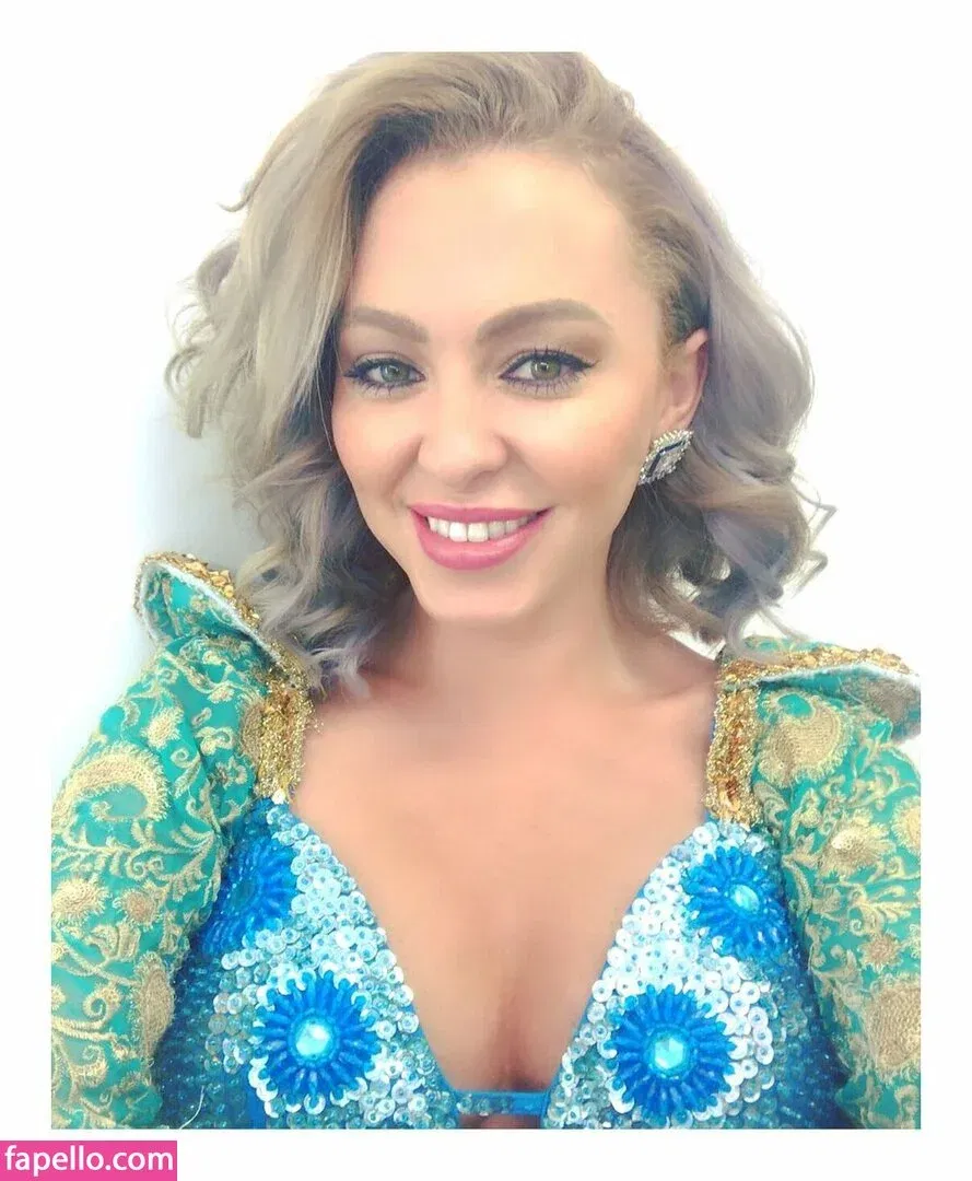 Natasha Hamilton Onlyfans Photo Gallery 