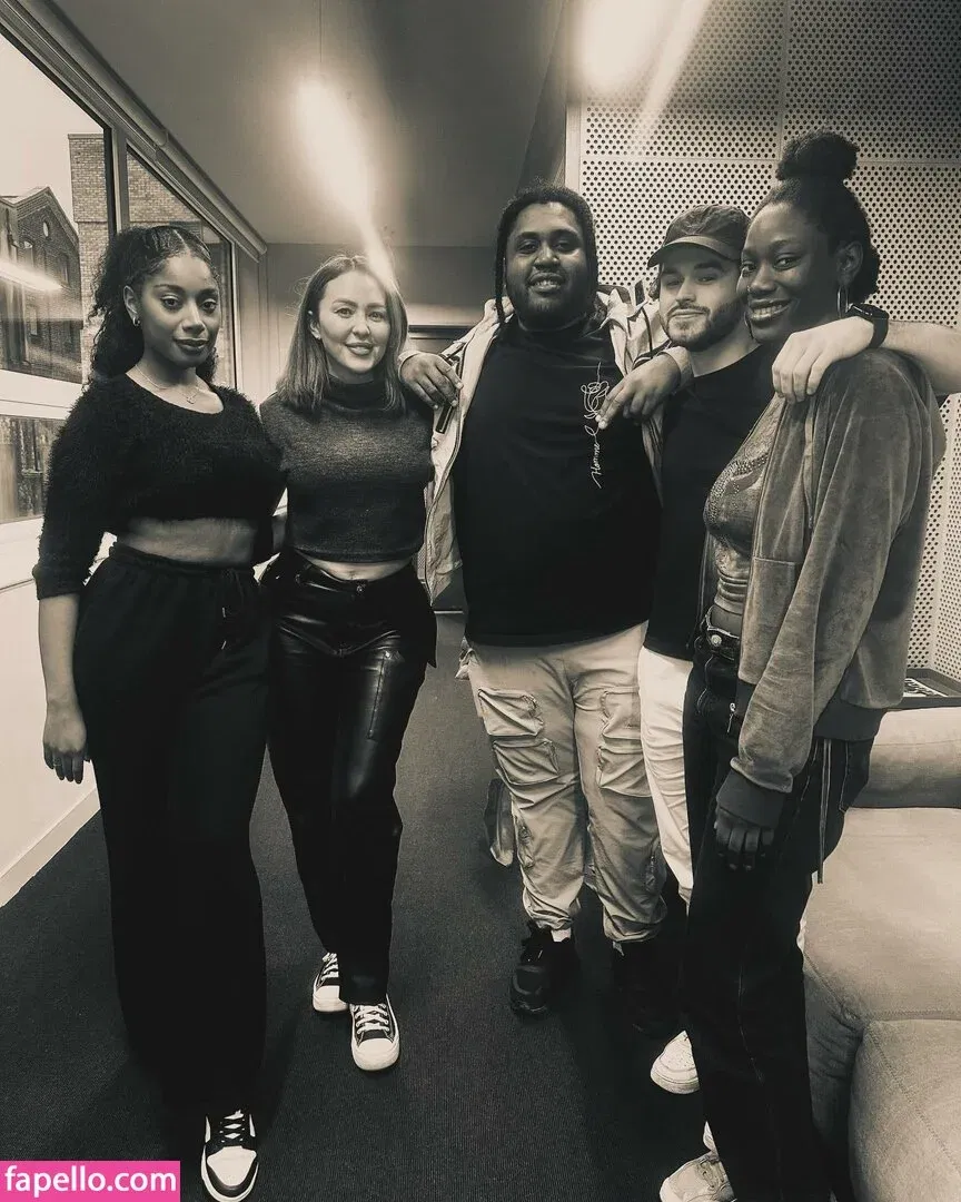 Natasha Hamilton Onlyfans Photo Gallery 