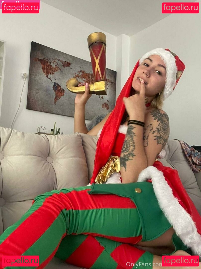 luzz_chan / luzzchan Onlyfans Photo Gallery 