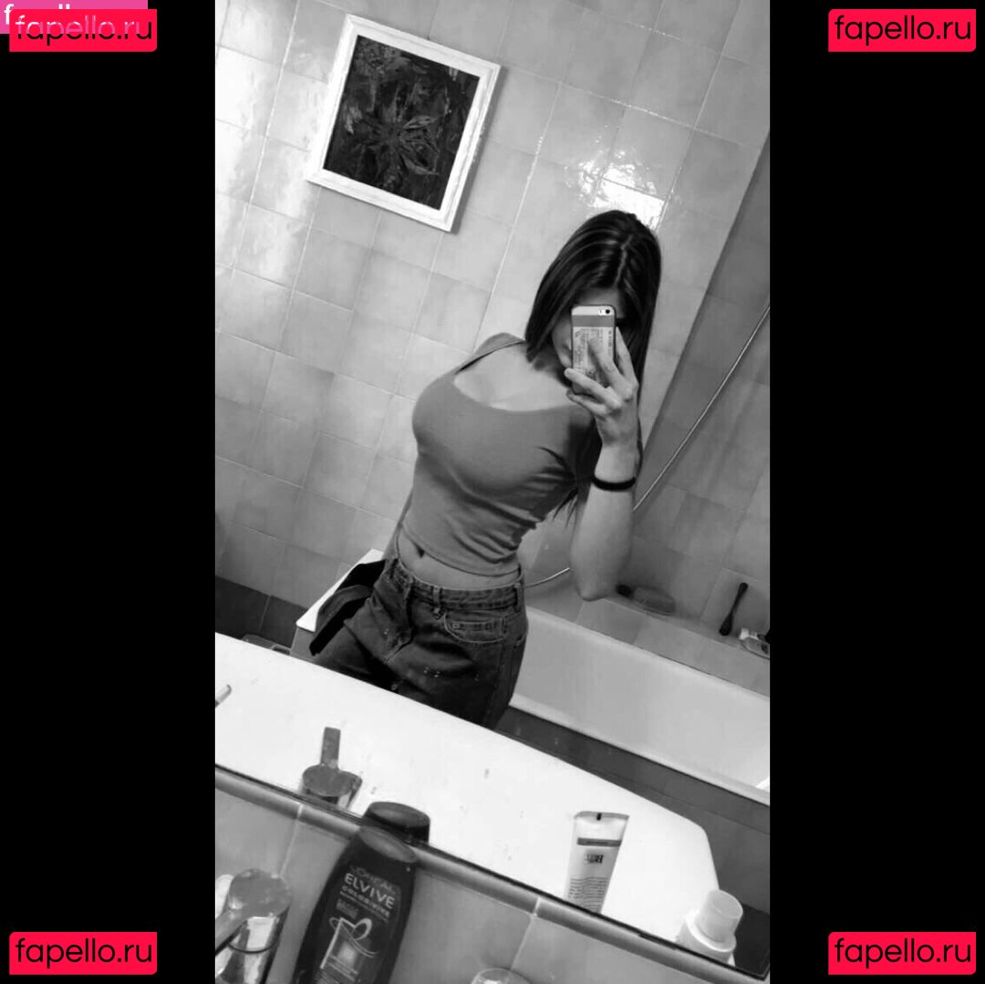 Elissa T / elisatripodi__ / elissabest Onlyfans Photo Gallery 