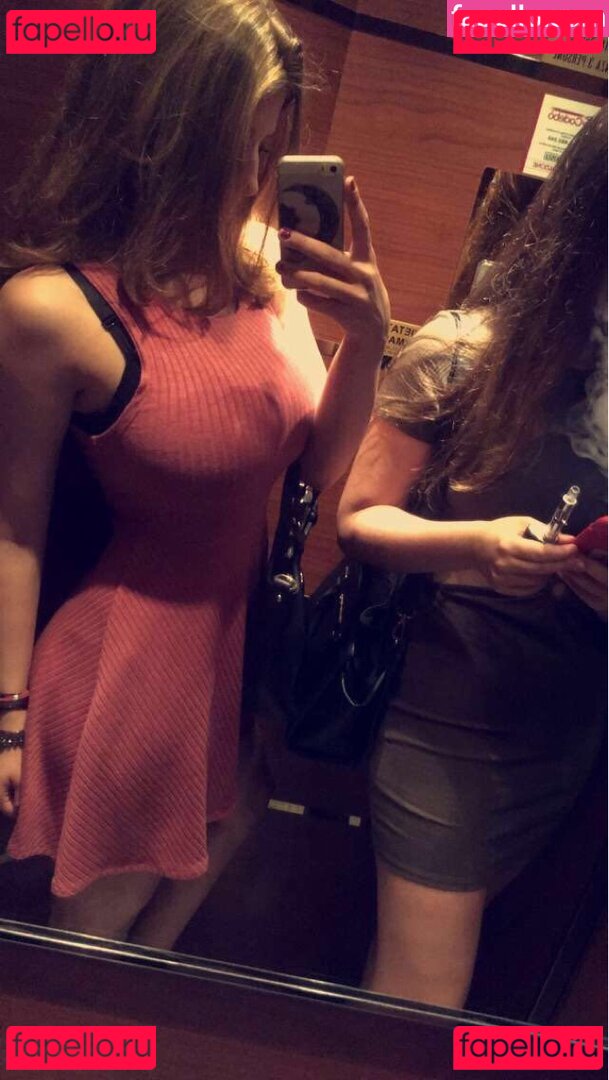 Elissa T / elisatripodi__ / elissabest Onlyfans Photo Gallery 