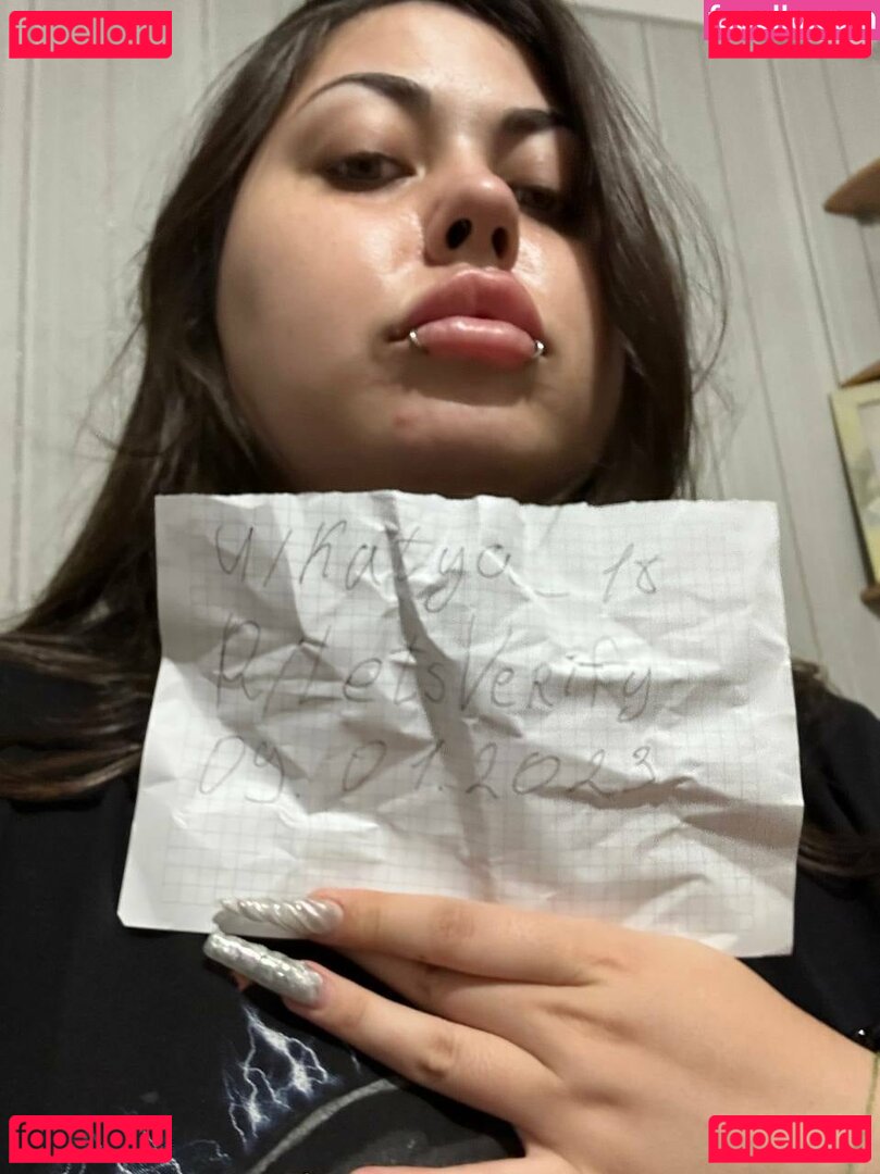 Mona Mia / mona_mi / monamia_ Onlyfans Photo Gallery 