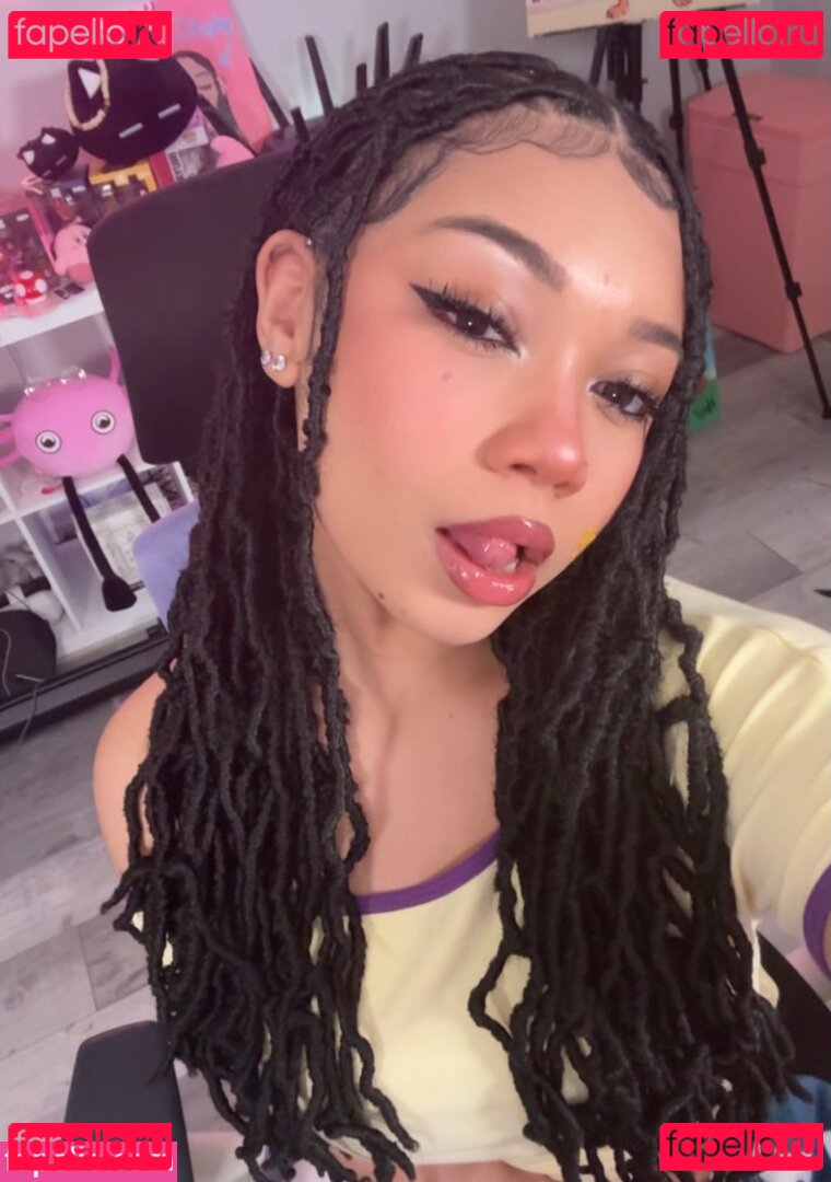 MARI / Mariiiisel / killm4ri Onlyfans Photo Gallery 