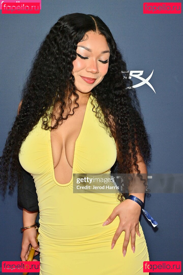 MARI / Mariiiisel / killm4ri Onlyfans Photo Gallery 