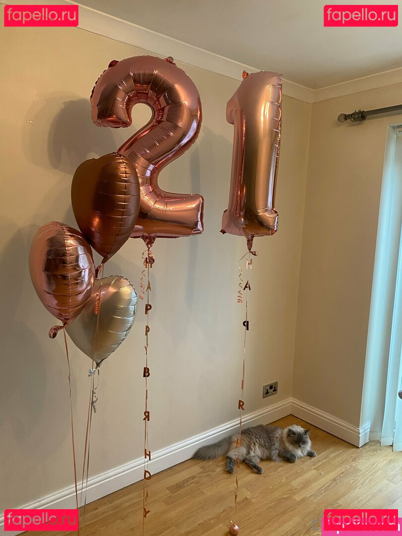 charlottieeeeee / charlottiefree Onlyfans Photo Gallery 