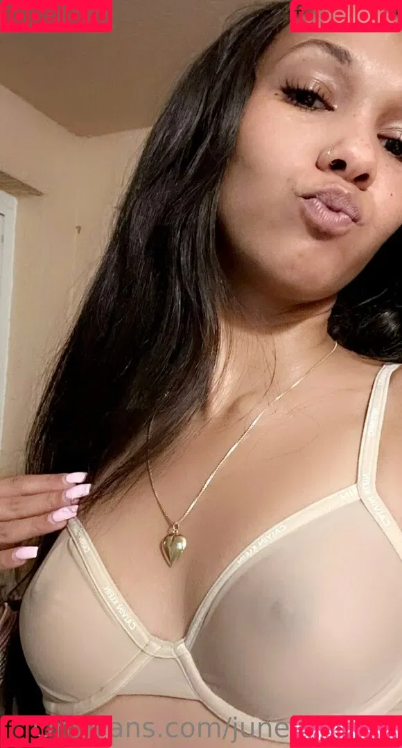 junepapillon Onlyfans Photo Gallery 