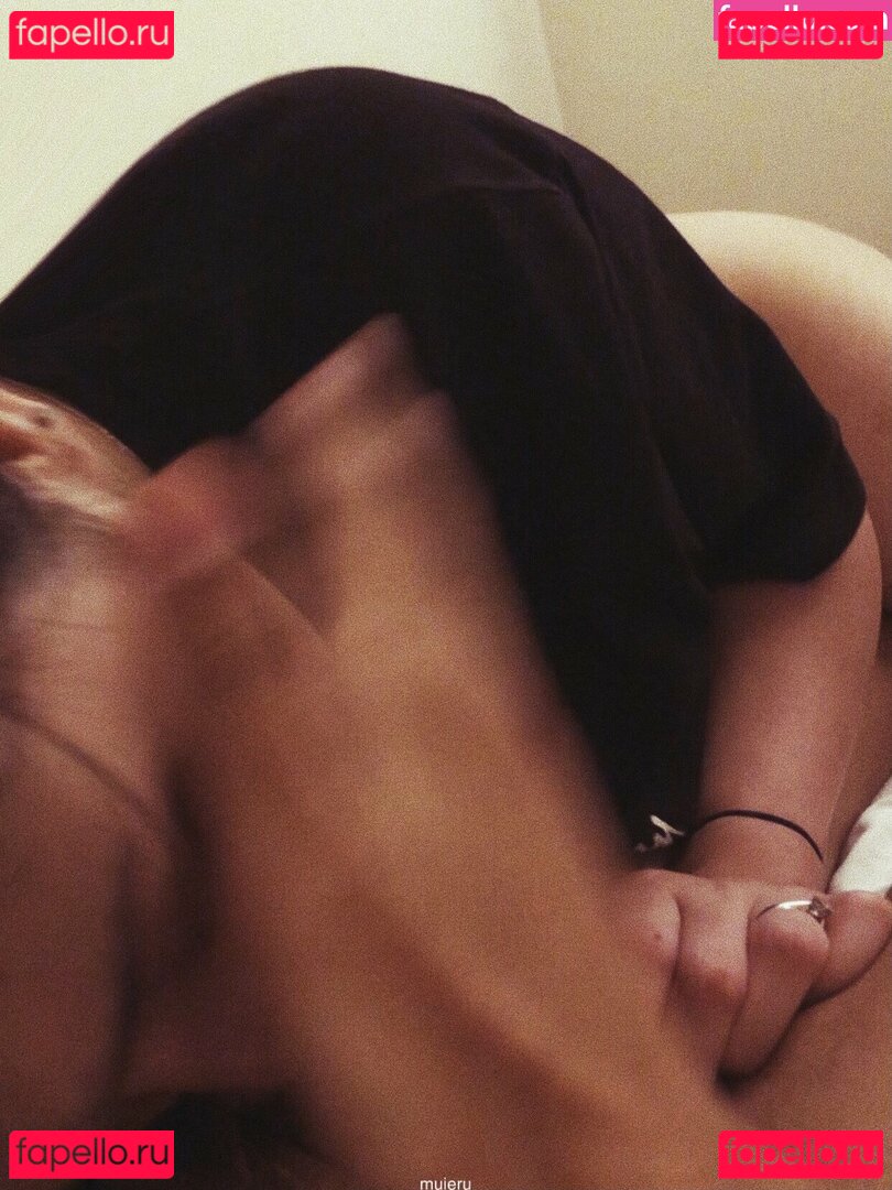 miumiu / muieru Onlyfans Photo Gallery 