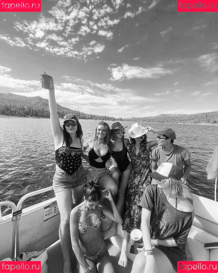 Natalie Alyn Lind Onlyfans Photo Gallery 