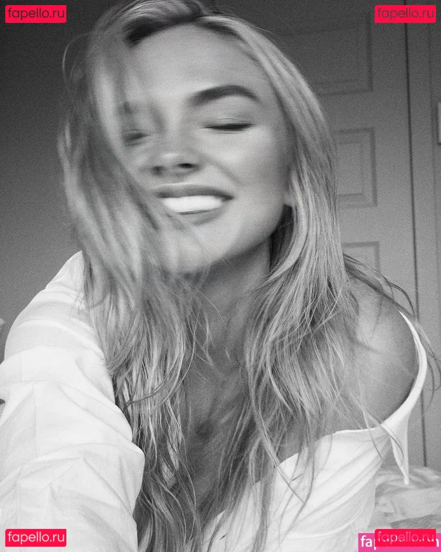 Natalie Alyn Lind Onlyfans Photo Gallery 