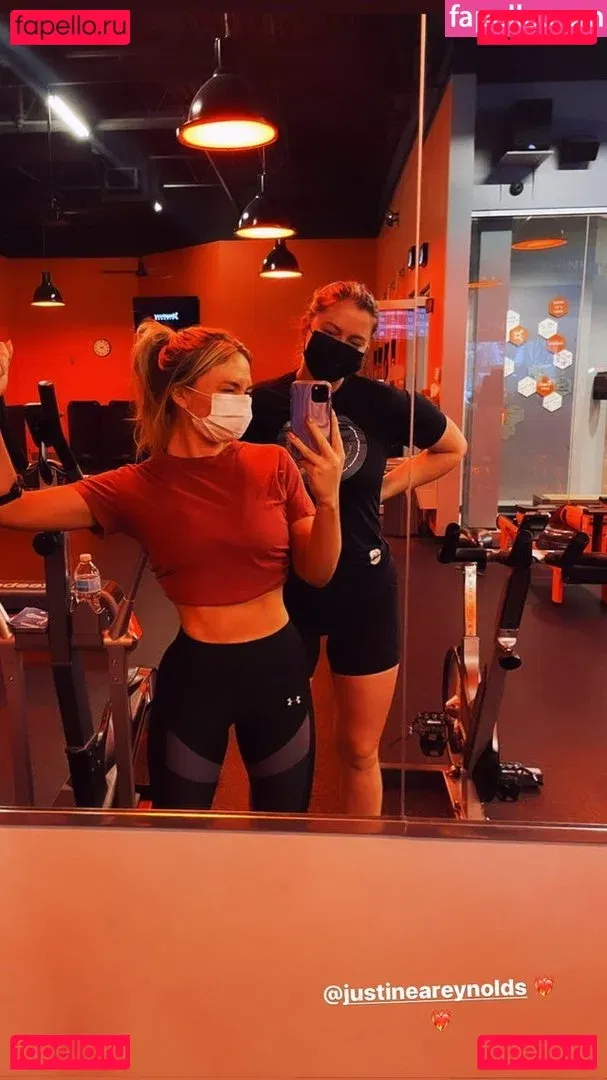 Natalie Alyn Lind Onlyfans Photo Gallery 