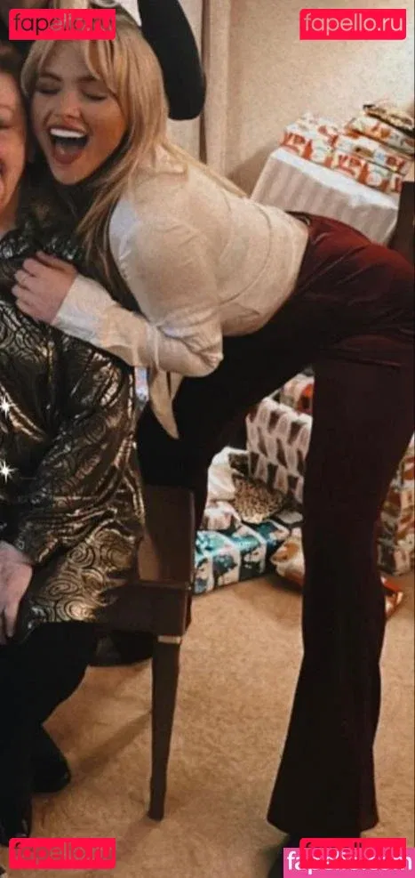 Natalie Alyn Lind Onlyfans Photo Gallery 