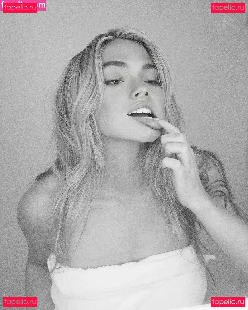 Natalie Alyn Lind Onlyfans Photo Gallery 