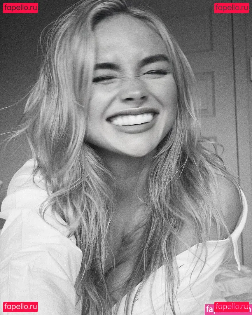 Natalie Alyn Lind Onlyfans Photo Gallery 