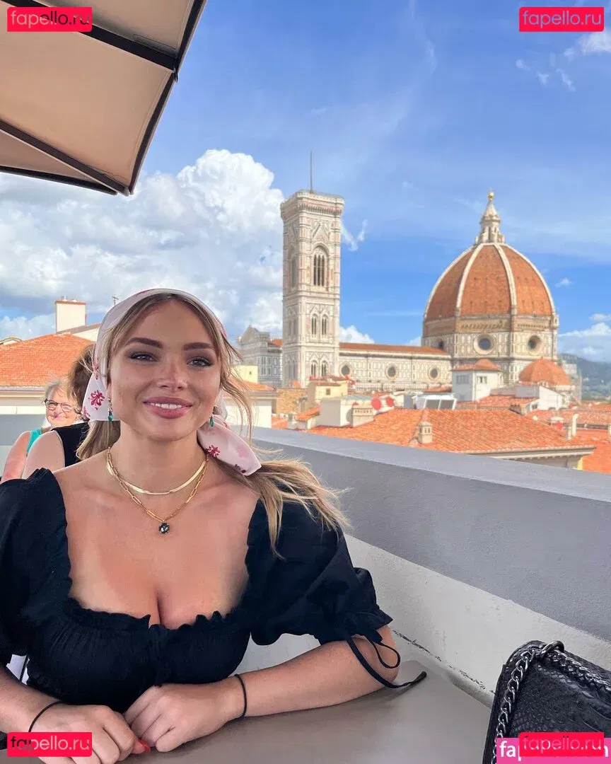 Natalie Alyn Lind Onlyfans Photo Gallery 