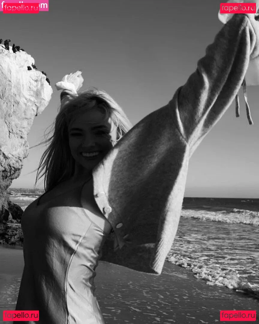 Natalie Alyn Lind Onlyfans Photo Gallery 
