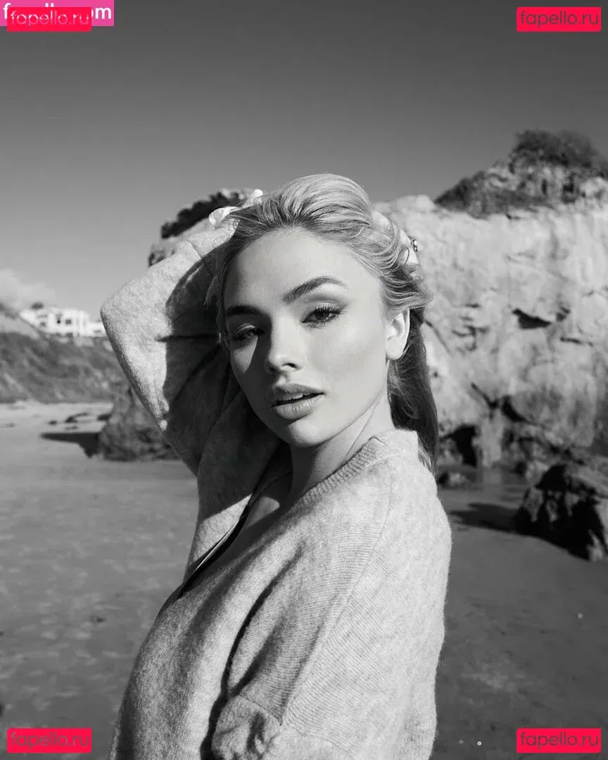 Natalie Alyn Lind Onlyfans Photo Gallery 