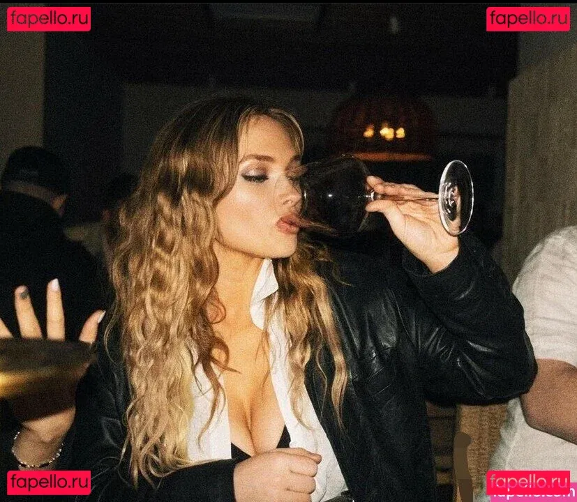 Natalie Alyn Lind Onlyfans Photo Gallery 