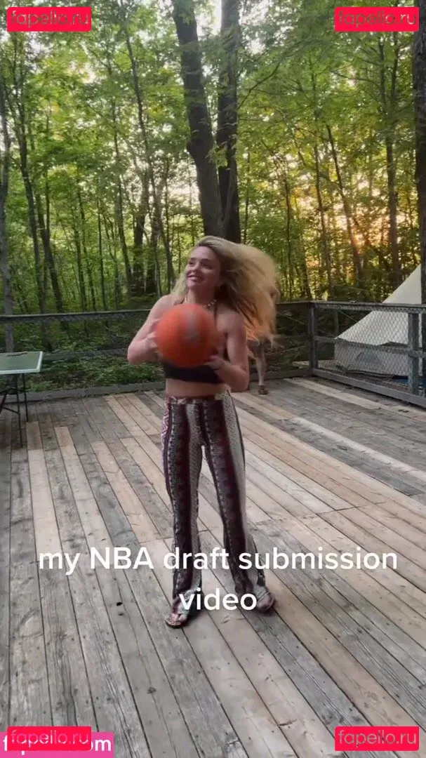 Natalie Alyn Lind Onlyfans Photo Gallery 