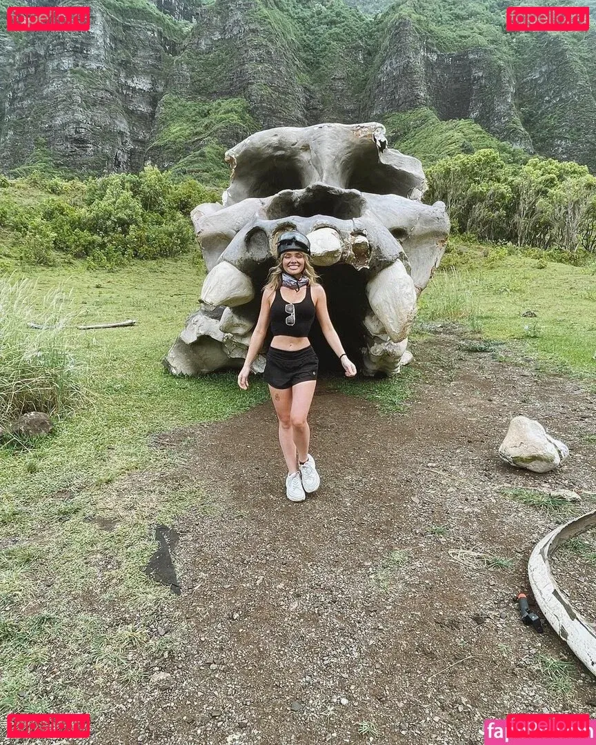 Natalie Alyn Lind Onlyfans Photo Gallery 