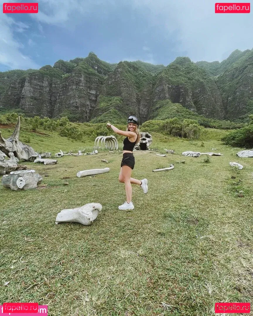 Natalie Alyn Lind Onlyfans Photo Gallery 